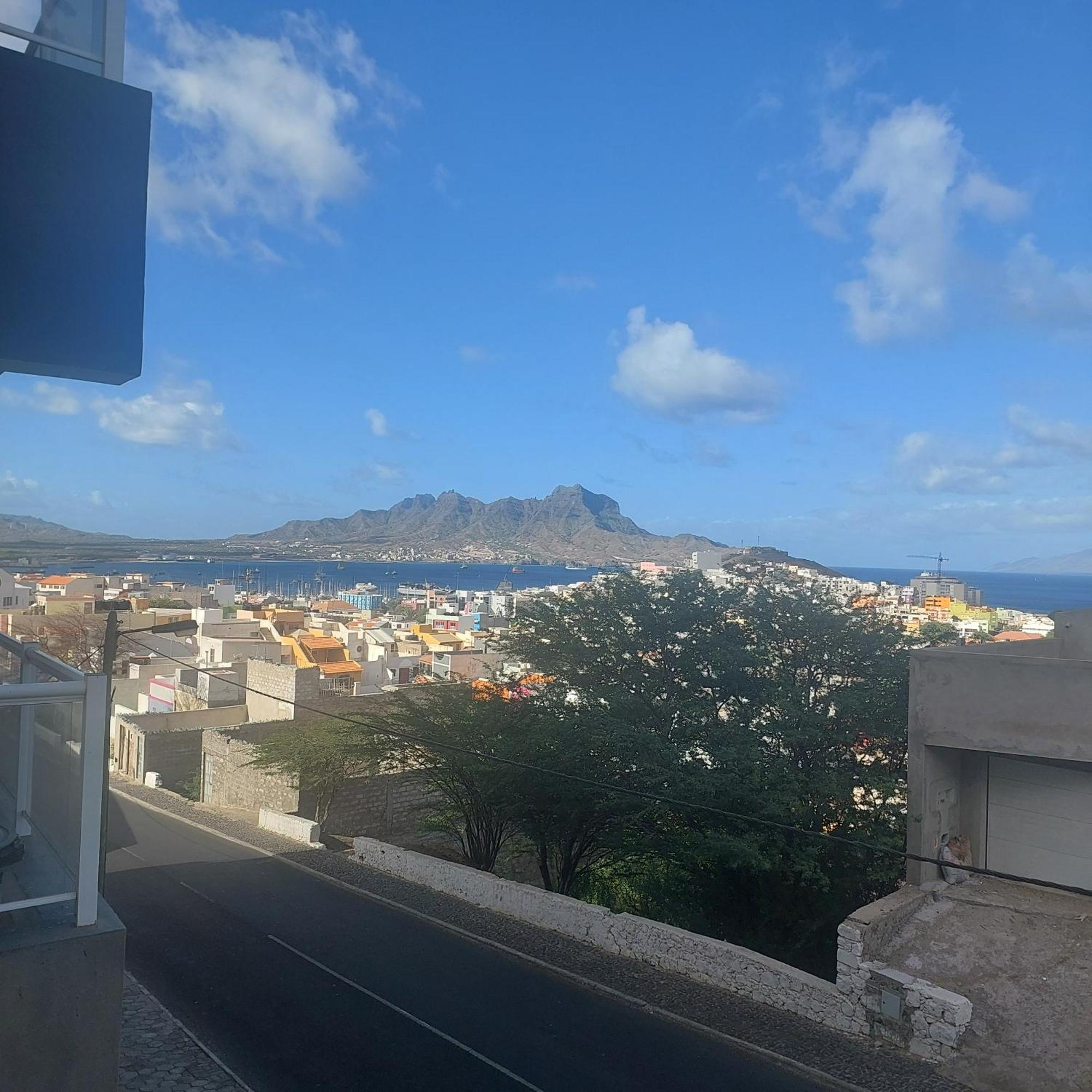 Oia D'hotes Homestay
